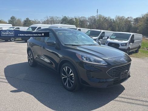 Used 2022 Ford Escape SE w/ SE Sport Appearance Package FWD image 1