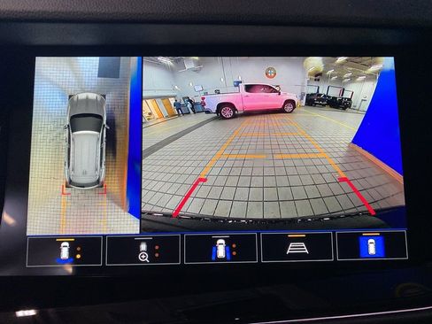 Used 2023 Buick Envision Avenir image 4