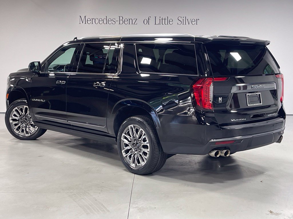 Used 2024 GMC Yukon XL Denali Ultimate AWD/4WD image 3