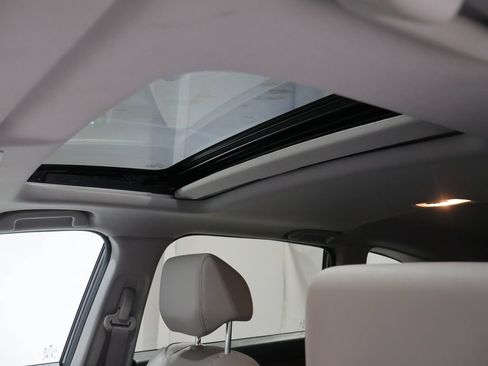 Used 2020 Honda CR-V Touring image 9