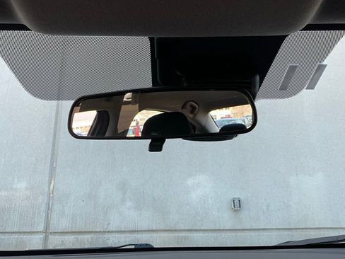 Used 2025 Nissan Versa SV image 17