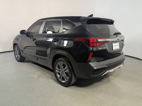 Used 2021 Kia Seltos LX AWD/4WD image 5