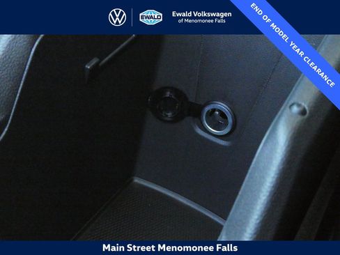 New 2025 Volkswagen Tiguan SE image 15