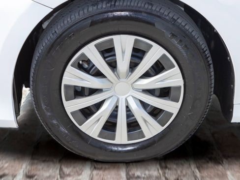 Used 2023 Toyota Camry LE image 33