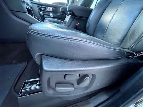 Used 2016 Land Rover LR4 HSE LUX image 32