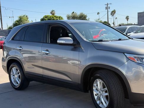 Used 2014 Kia Sorento LX FWD image 18