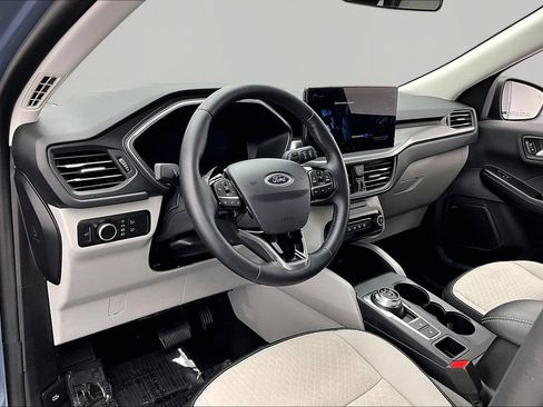 Certified 2025 Ford Escape Active w/ Active Premium Tech Pack FWD image 14
