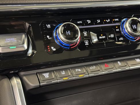 Used 2025 GMC Sierra 3500 Denali w/ Denali Reserve Package image 38