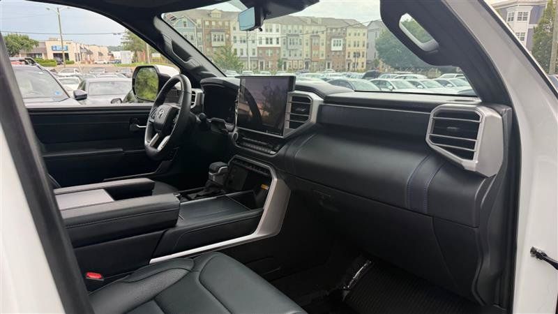 Used 2024 Toyota Sequoia Platinum AWD/4WD image 7