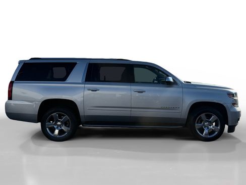 Used 2017 Chevrolet Suburban Premier image 6