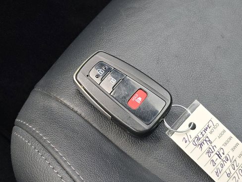 Used 2019 Toyota C-HR Limited FWD image 30