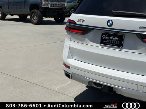 Used 2023 BMW X7 xDrive40i AWD/4WD image 14