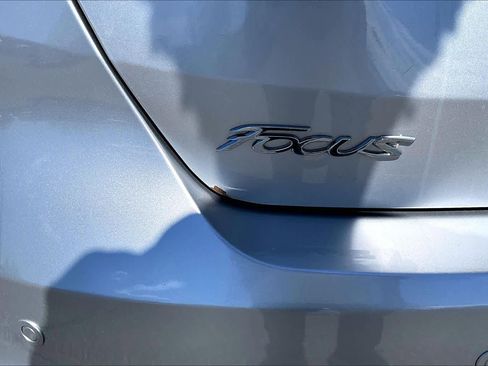 Used 2017 Ford Focus Titanium FWD image 10