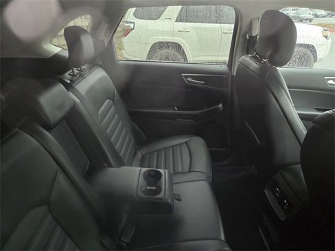 Used 2018 Ford Edge SEL w/ Equipment Group 201A image 4