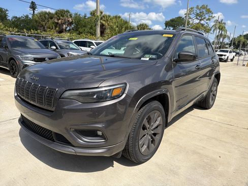 Used 2019 Jeep Cherokee High Altitude AWD/4WD image 3