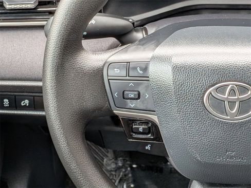 Used 2025 Toyota Camry LE image 23