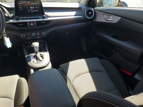 Used 2024 Kia Forte LXS w/ LXS Technology Package image 12