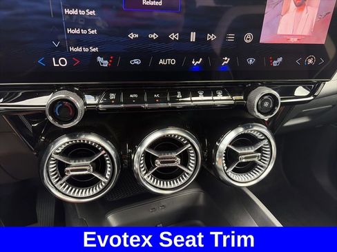 Used 2024 Chevrolet Blazer EV LT AWD/4WD image 34