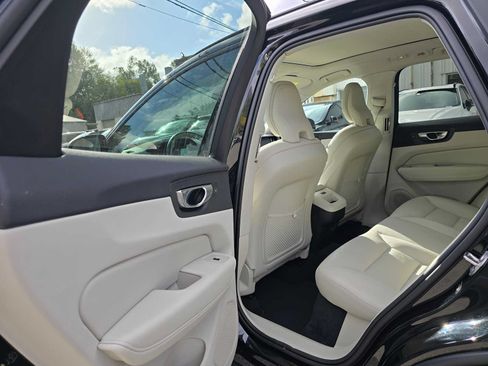 Used 2024 Volvo XC60 B5 Core w/ Protection Package Premier AWD/4WD image 16