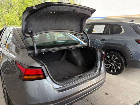 Used 2025 Nissan Altima 2.5 SV image 41