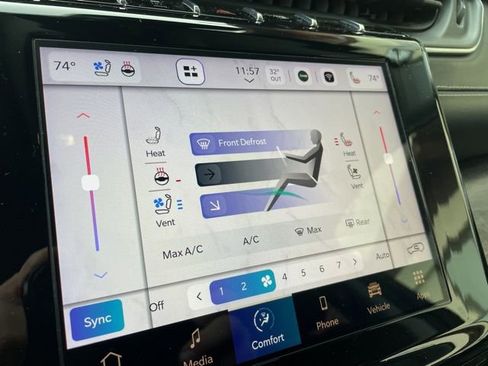 Certified 2022 Jeep Grand Cherokee Limited w/ Luxury Tech Group II image 24