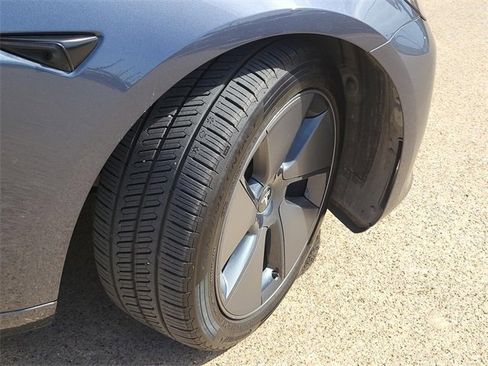 Used 2023 Tesla Model 3 Standard Range image 5