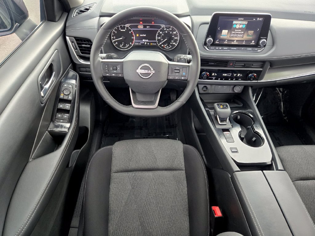 Certified 2026 Nissan Rogue SV FWD image 14
