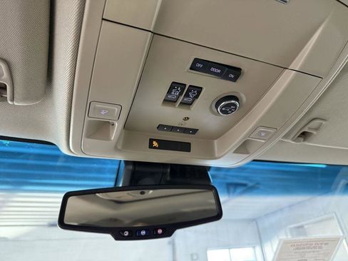 Used 2017 GMC Yukon XL Denali AWD/4WD image 25
