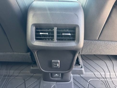 Used 2024 Chevrolet Equinox RS w/ RS Leather Package AWD/4WD image 21