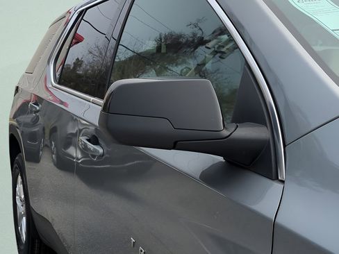 Used 2023 Chevrolet Traverse LS FWD image 28