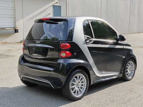 Used 2013 smart fortwo passion RWD image 3