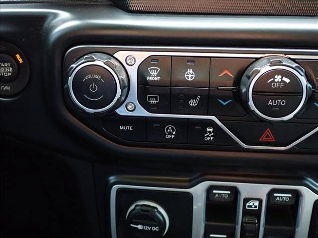 Used 2018 Jeep Wrangler Unlimited Sahara w/ Cold Weather Group AWD/4WD image 18