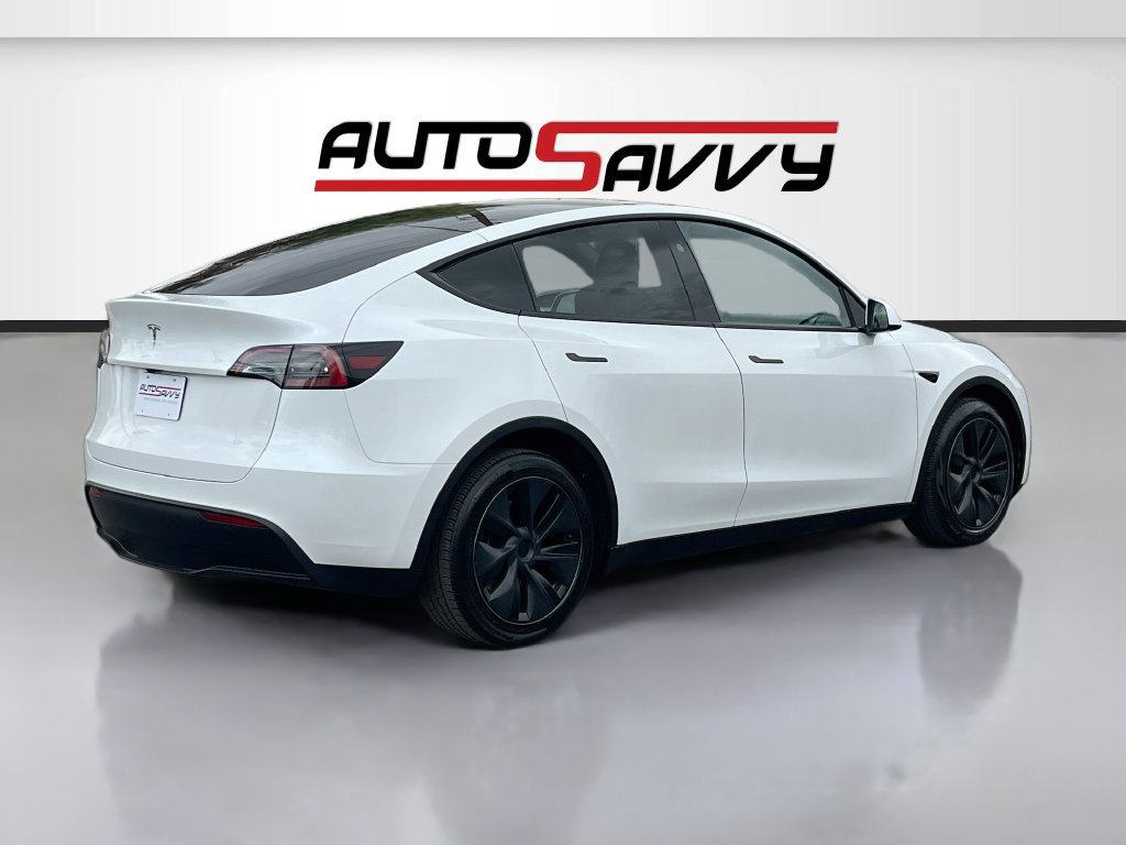 Used 2024 Tesla Model Y Long Range RWD image 7