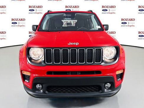 Used 2022 Jeep Renegade Latitude image 2