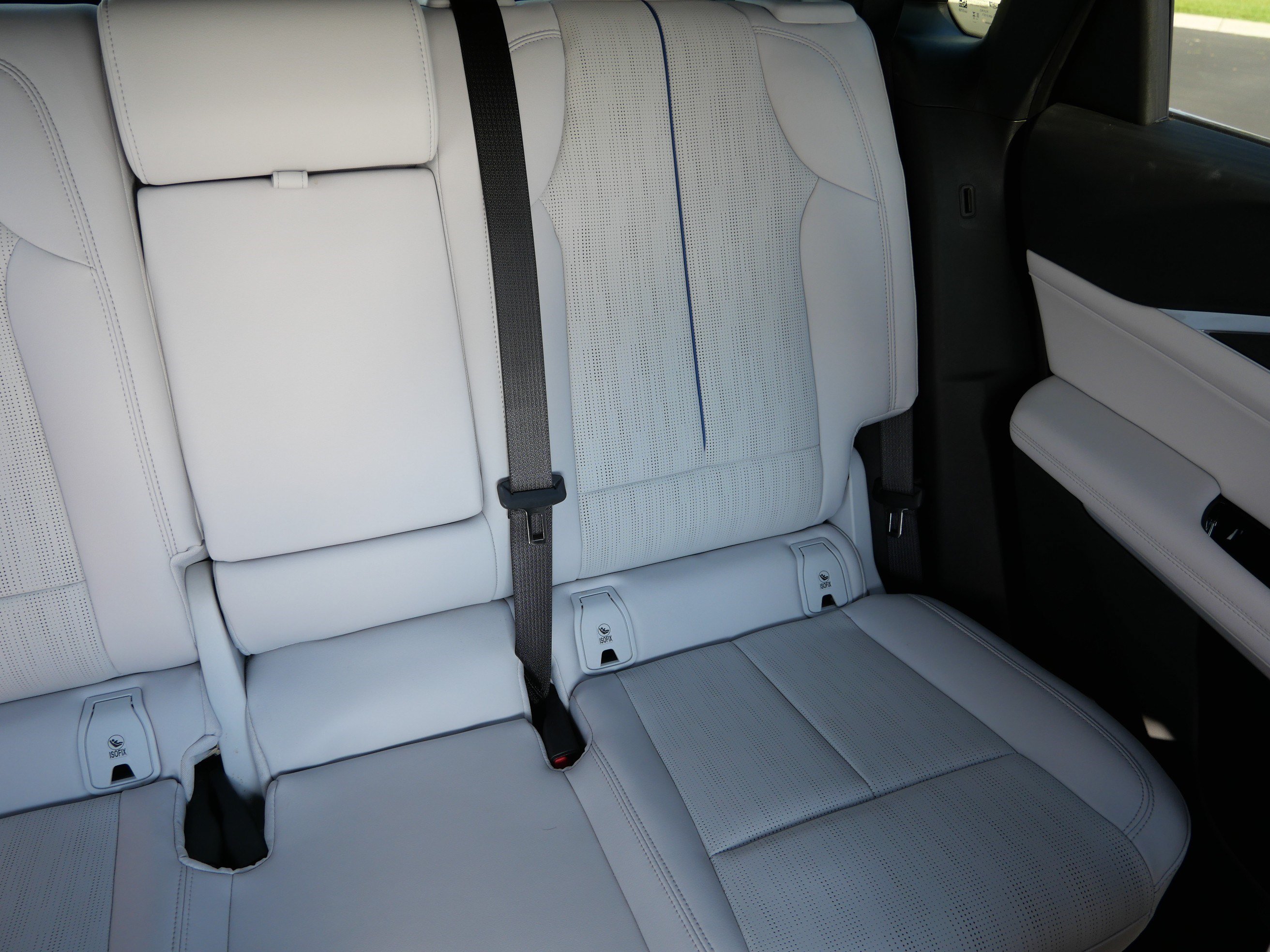 Used 2026 Cadillac Lyriq Premium Sport w/ LPO, Floor Liner Package AWD/4WD image 12