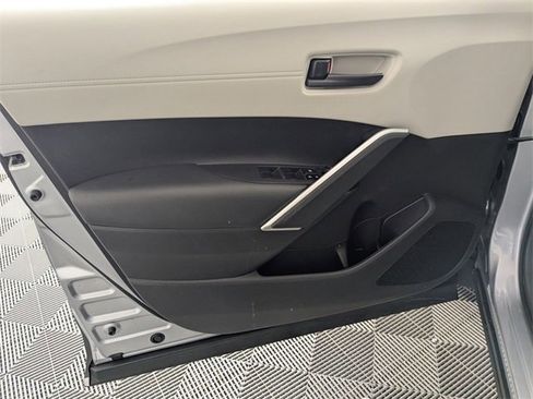 Used 2024 Toyota Corolla Cross L image 10