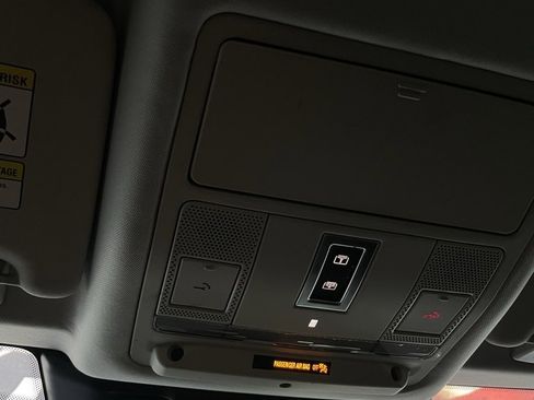 Used 2021 Land Rover Discovery Sport SE image 37