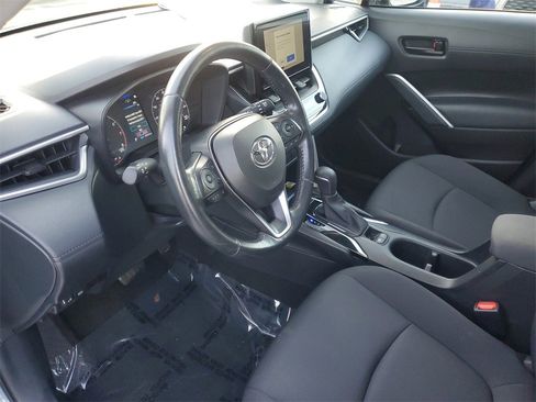 Certified 2023 Toyota Corolla Cross LE image 16