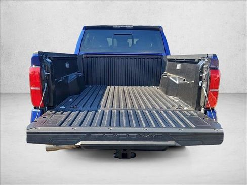 Used 2025 Toyota Tacoma SR5 AWD/4WD image 6