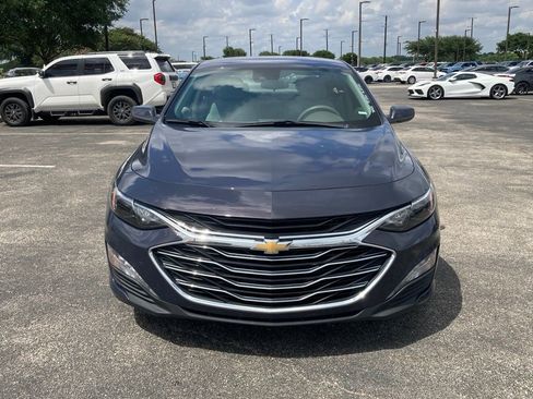 Used 2025 Chevrolet Malibu LT image 2