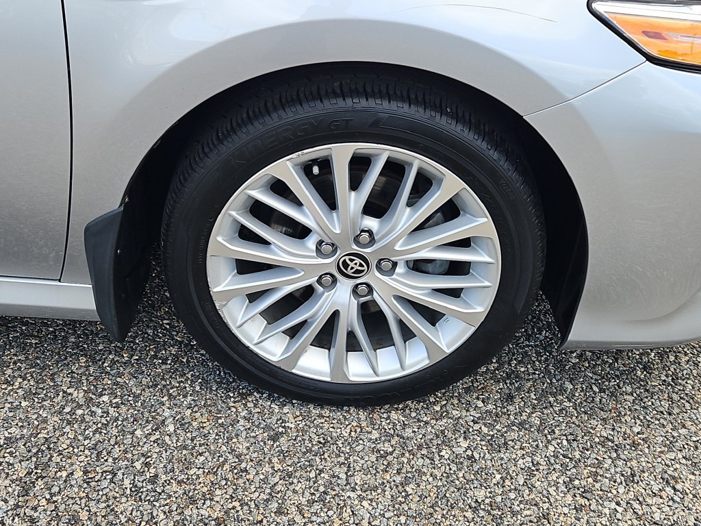Used 2020 Toyota Camry XLE FWD image 10