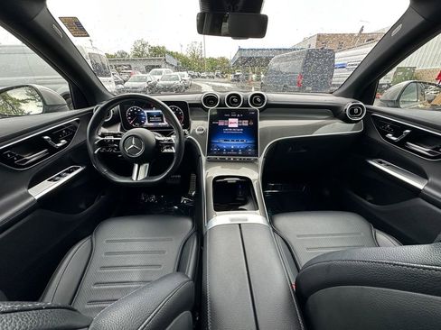 Used 2024 Mercedes-Benz GLC 300 4MATIC image 22