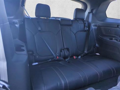 Used 2025 Honda Pilot TrailSport image 21