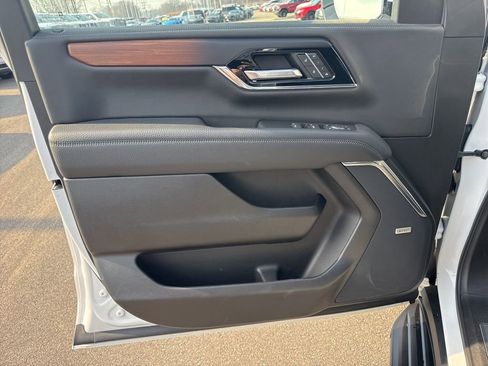 Used 2025 GMC Yukon Denali image 29