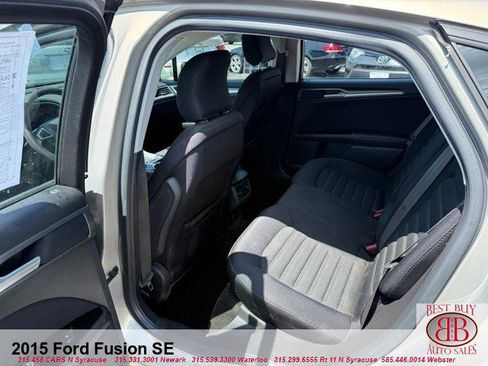 Used 2015 Ford Fusion SE FWD image 12