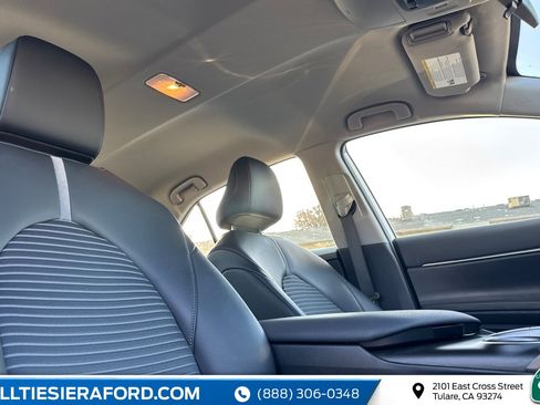 Used 2024 Toyota Camry SE image 19