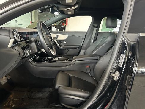 Used 2025 Mercedes-Benz CLA 250 image 9
