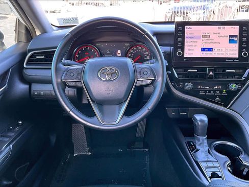 Used 2022 Toyota Camry XSE image 5