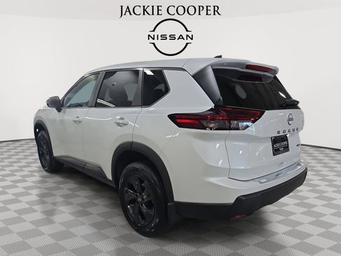 New 2026 Nissan Rogue SV image 7