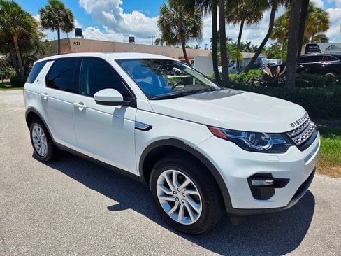 Used 2017 Land Rover Discovery Sport HSE AWD/4WD image 4